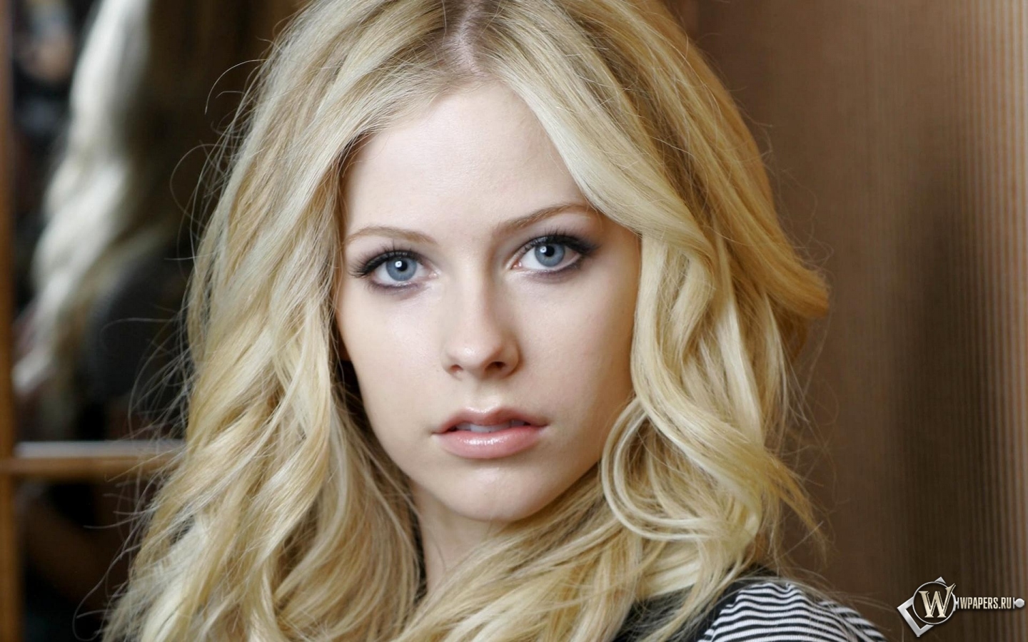 Avril Lavigne 1440x900