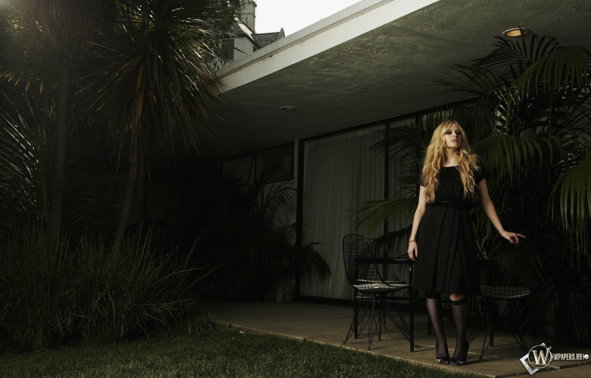 Avril  Lavigne 1200x768