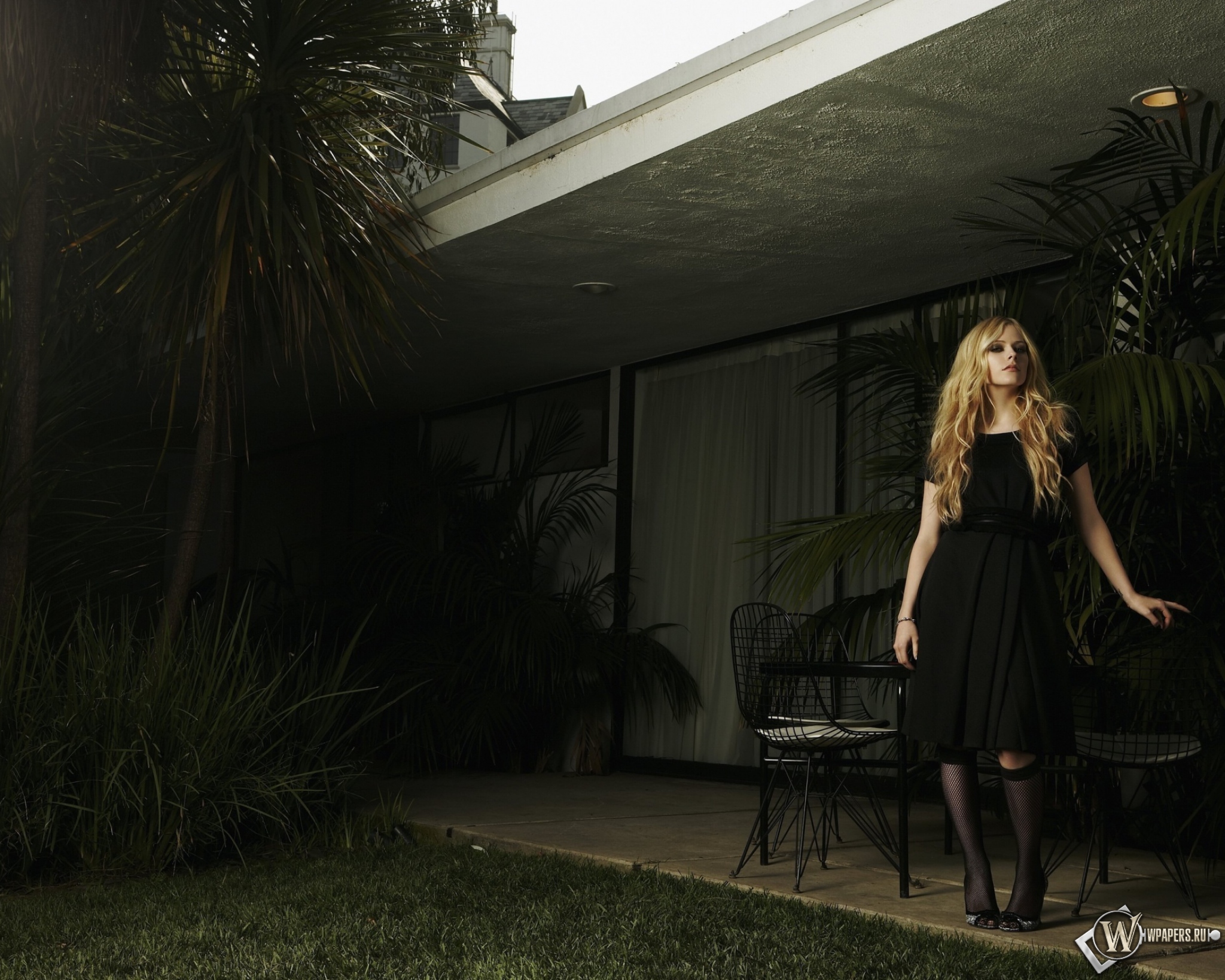 Avril  Lavigne 2048x1638