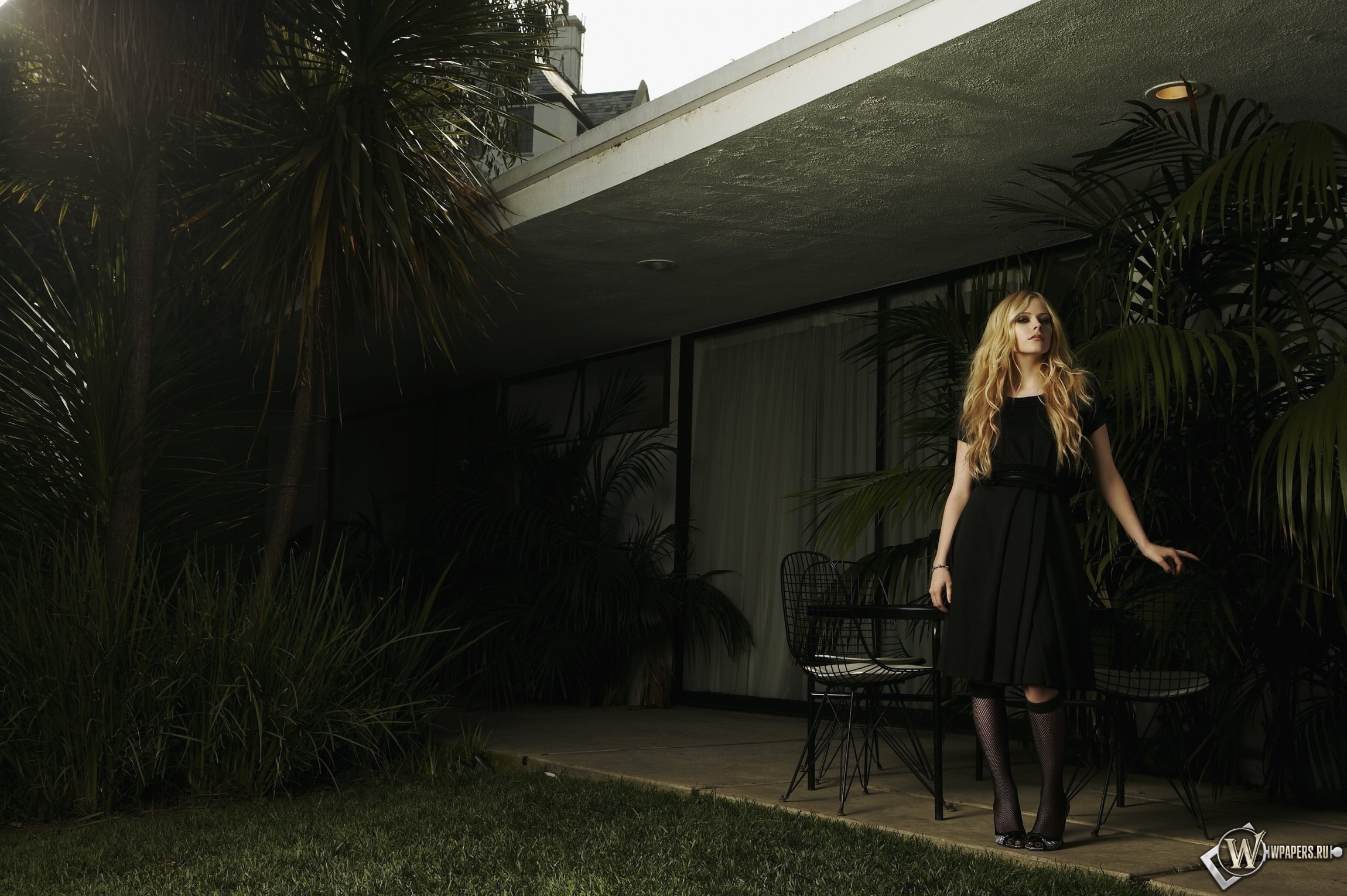 Avril  Lavigne 2300x1530