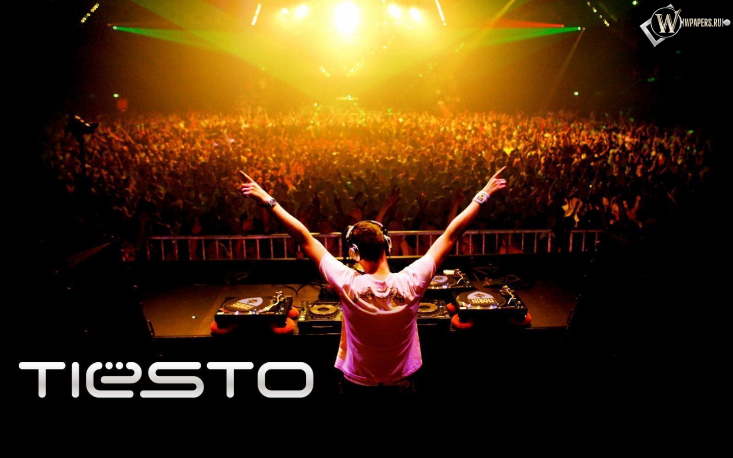 DJ Tiesto 1440x900