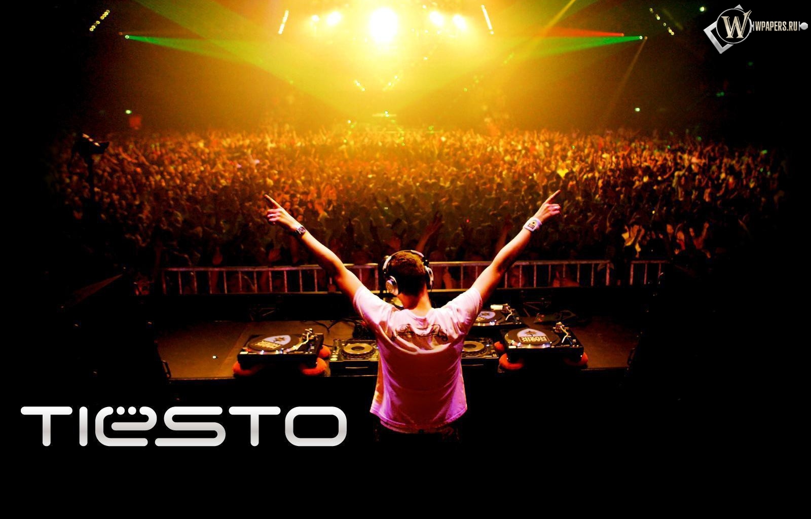 DJ Tiesto 1600x1024