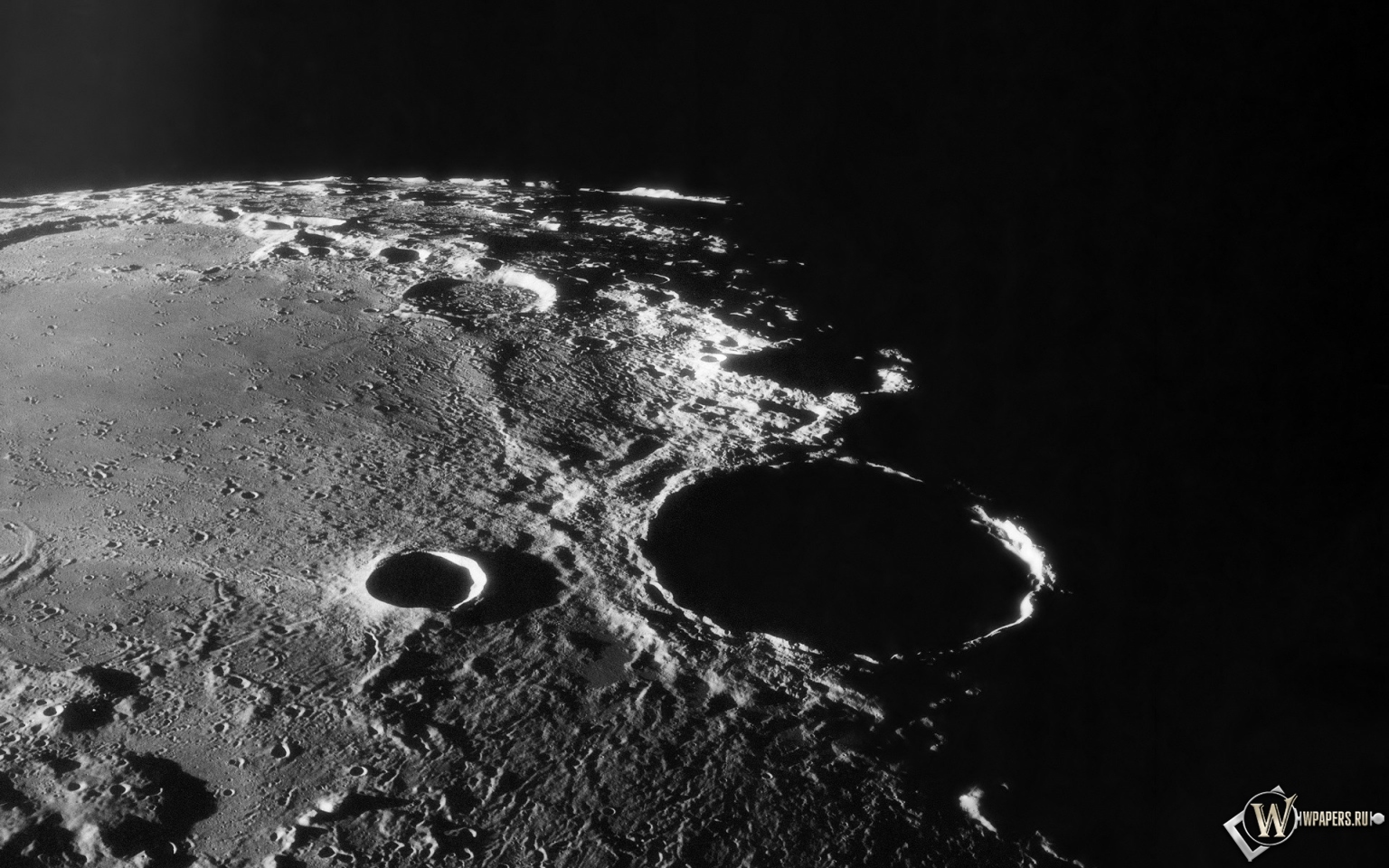 Лунный кратер 1536x960