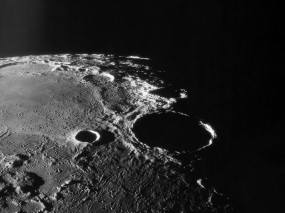 Обои Лунный кратер: Луна, Тень, Кратер, Космос