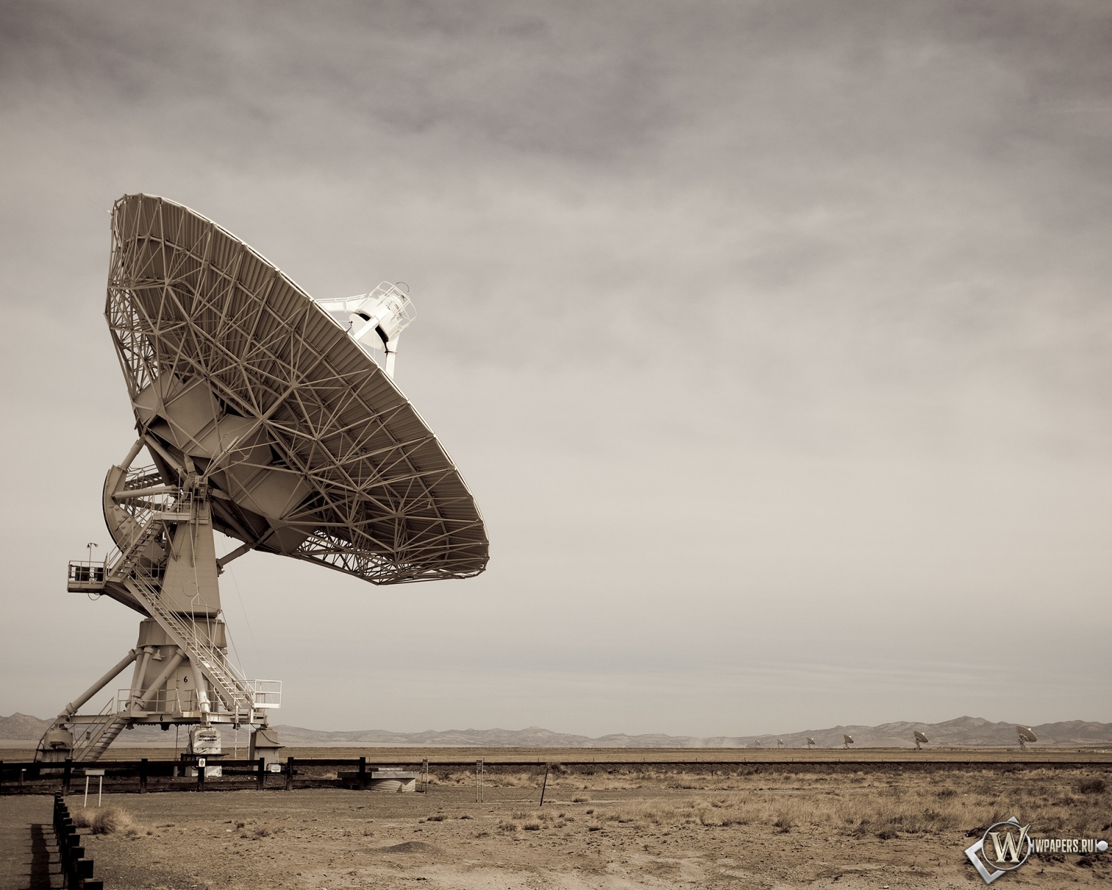 Спутниковая антенна в Нью-Мексико 1600x1280