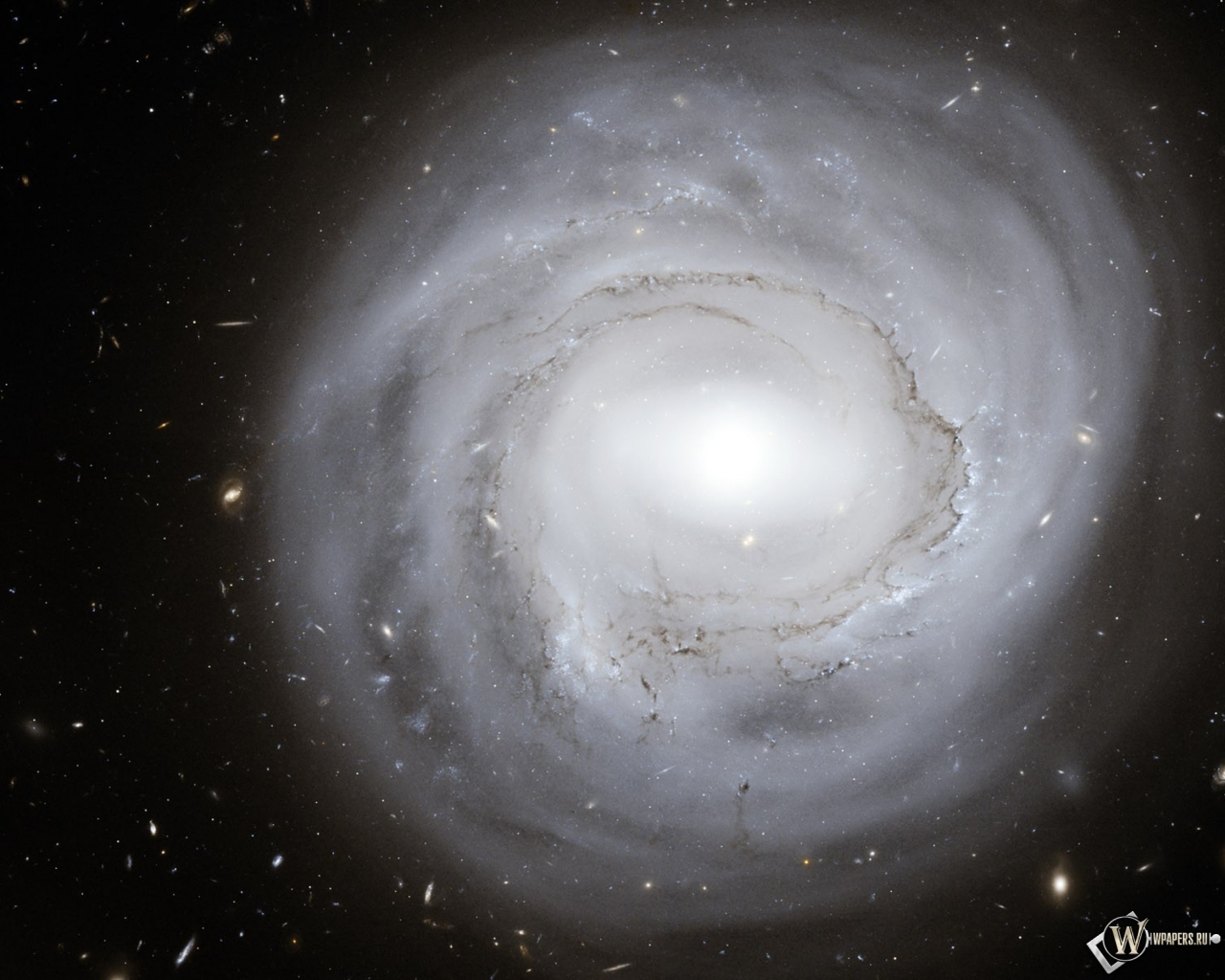 Круглая галактика 1280x1024