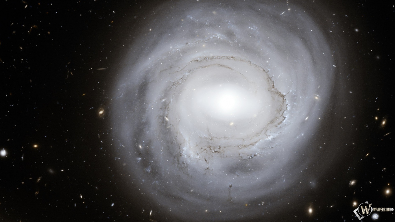 Круглая галактика 1366x768