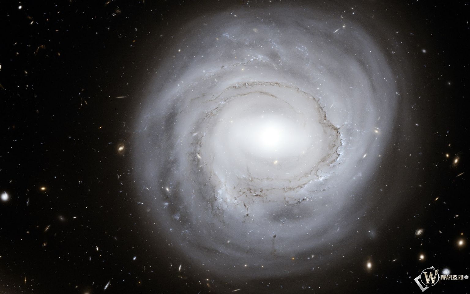 Круглая галактика 1536x960