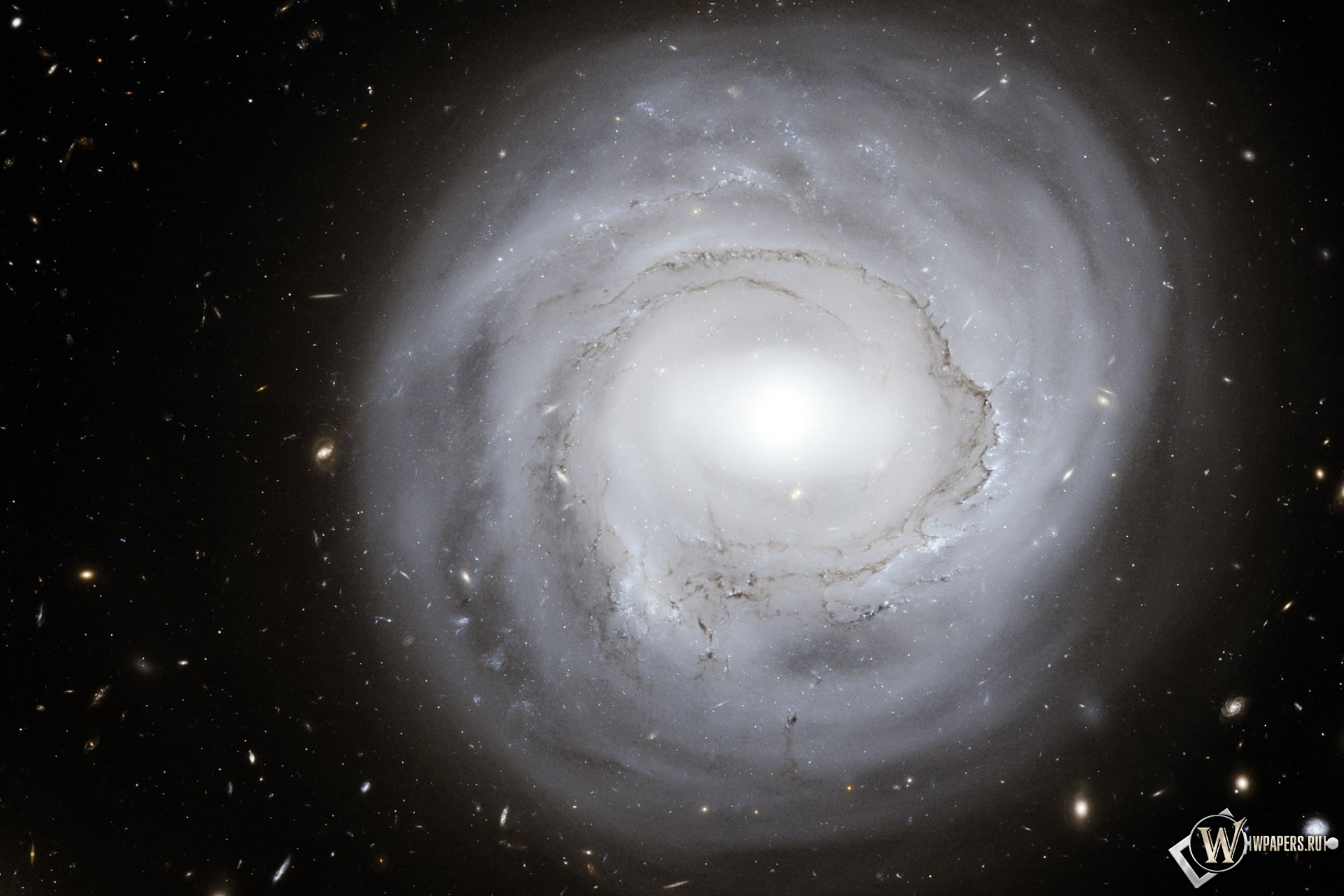 Круглая галактика 1920x1280