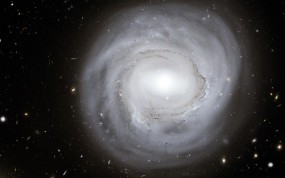 Обои Круглая галактика: Звёзды, Галактика, Белый, Космос