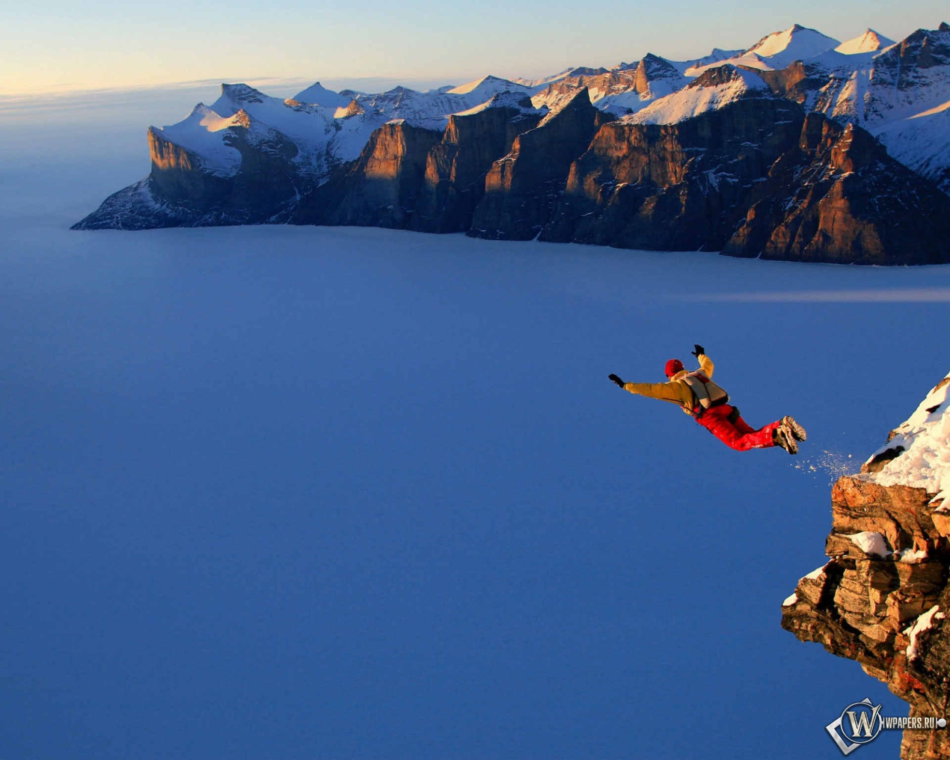 Adventure net. Гора Асгард бейсджампинг. Экстремальные виды спорта. Прыжок с горы. Экстремальный спорт в горах.