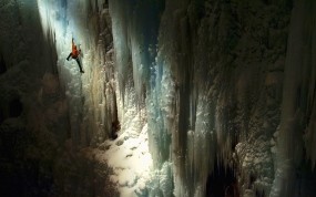 Обои Альпинист в пещере: Лёд, Спорт, Альпинист, Пещера, Спорт