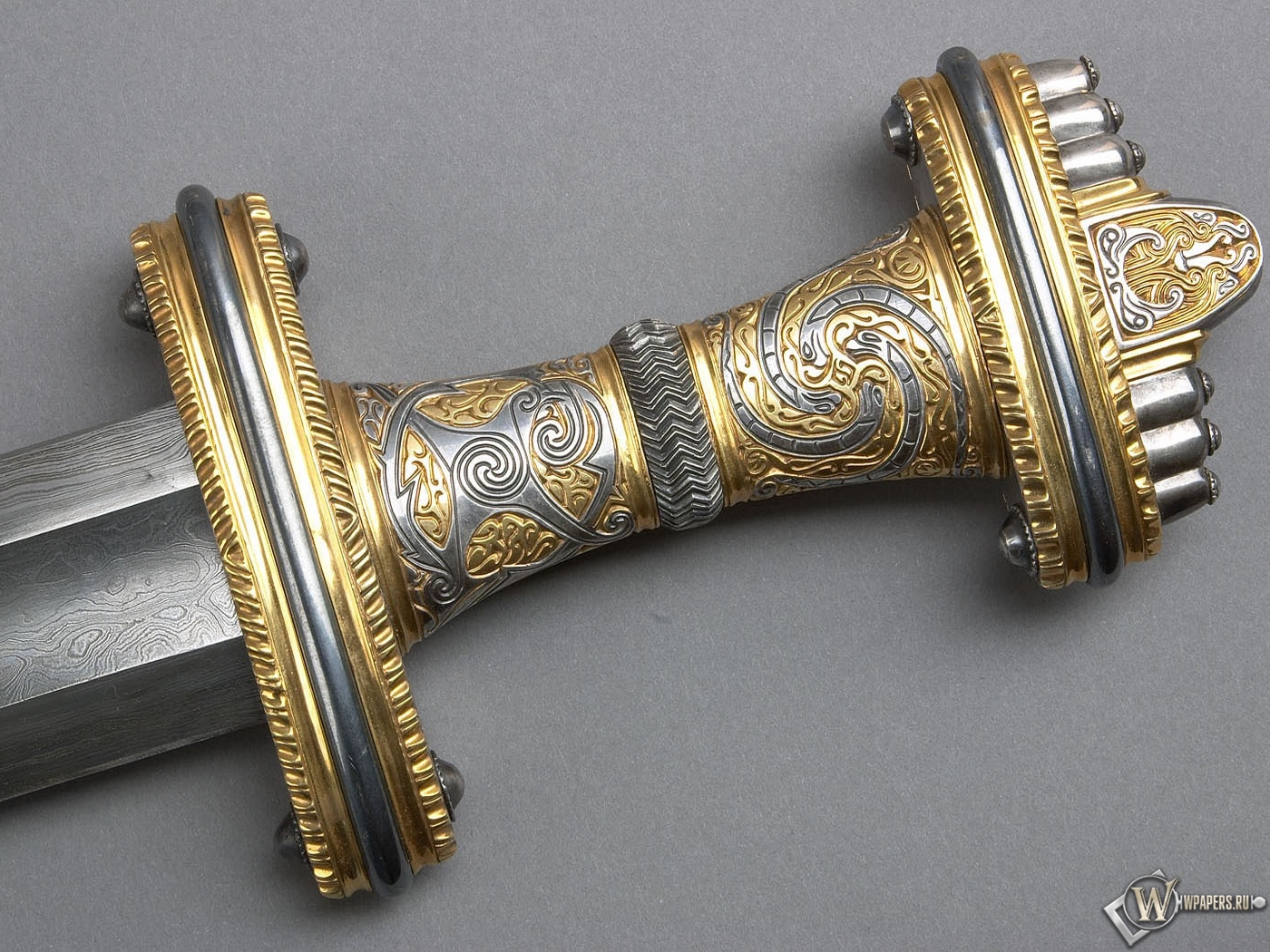 Рукоять древнего меча 1400x1050