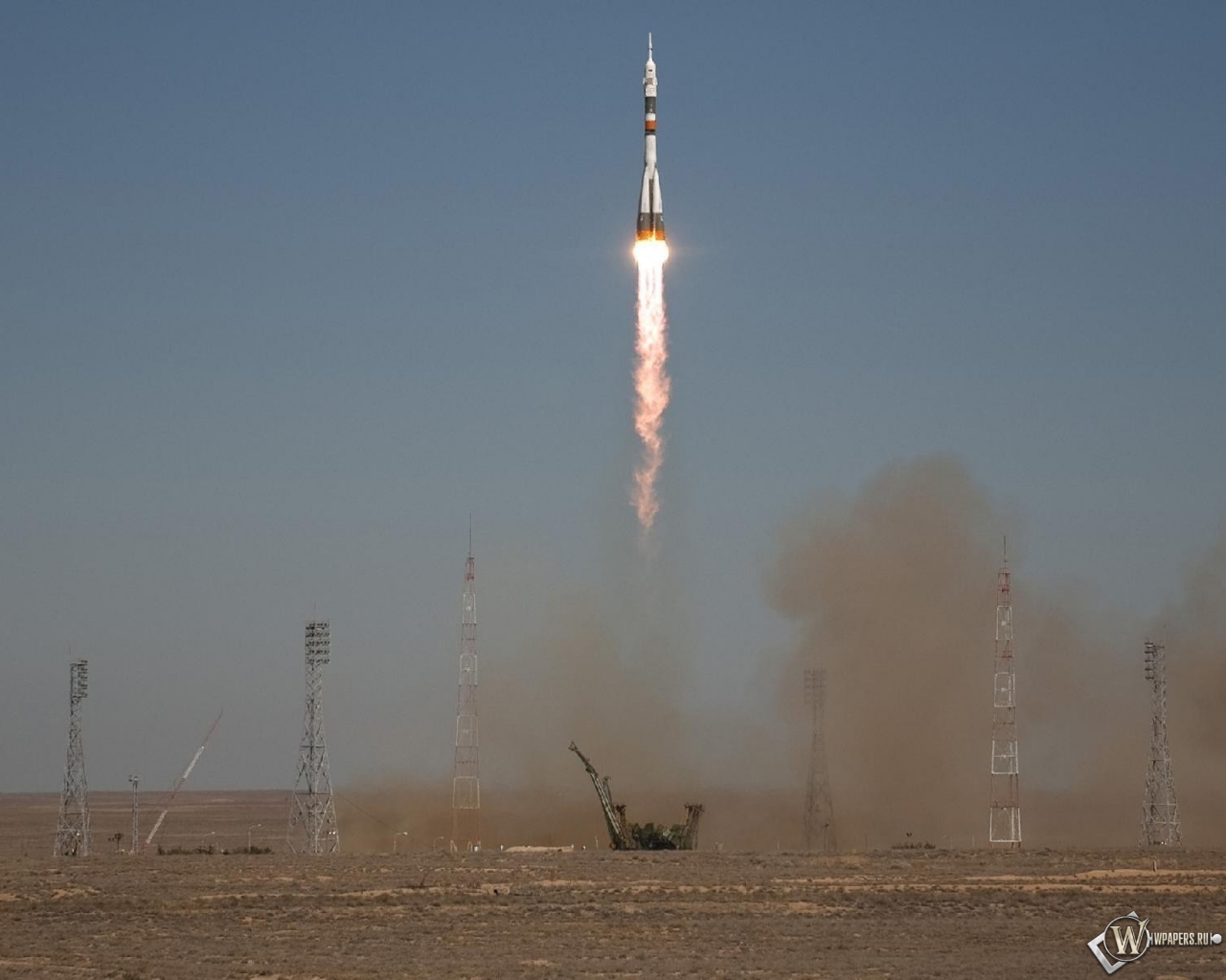 Запуск ракеты Союз ТМА-16 1280x1024