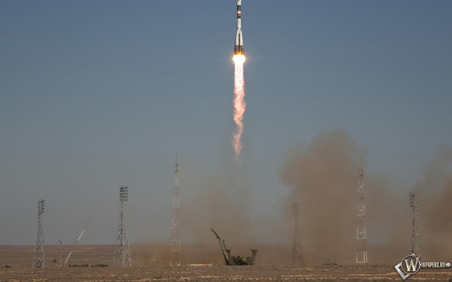Запуск ракеты Союз ТМА-16 1440x900