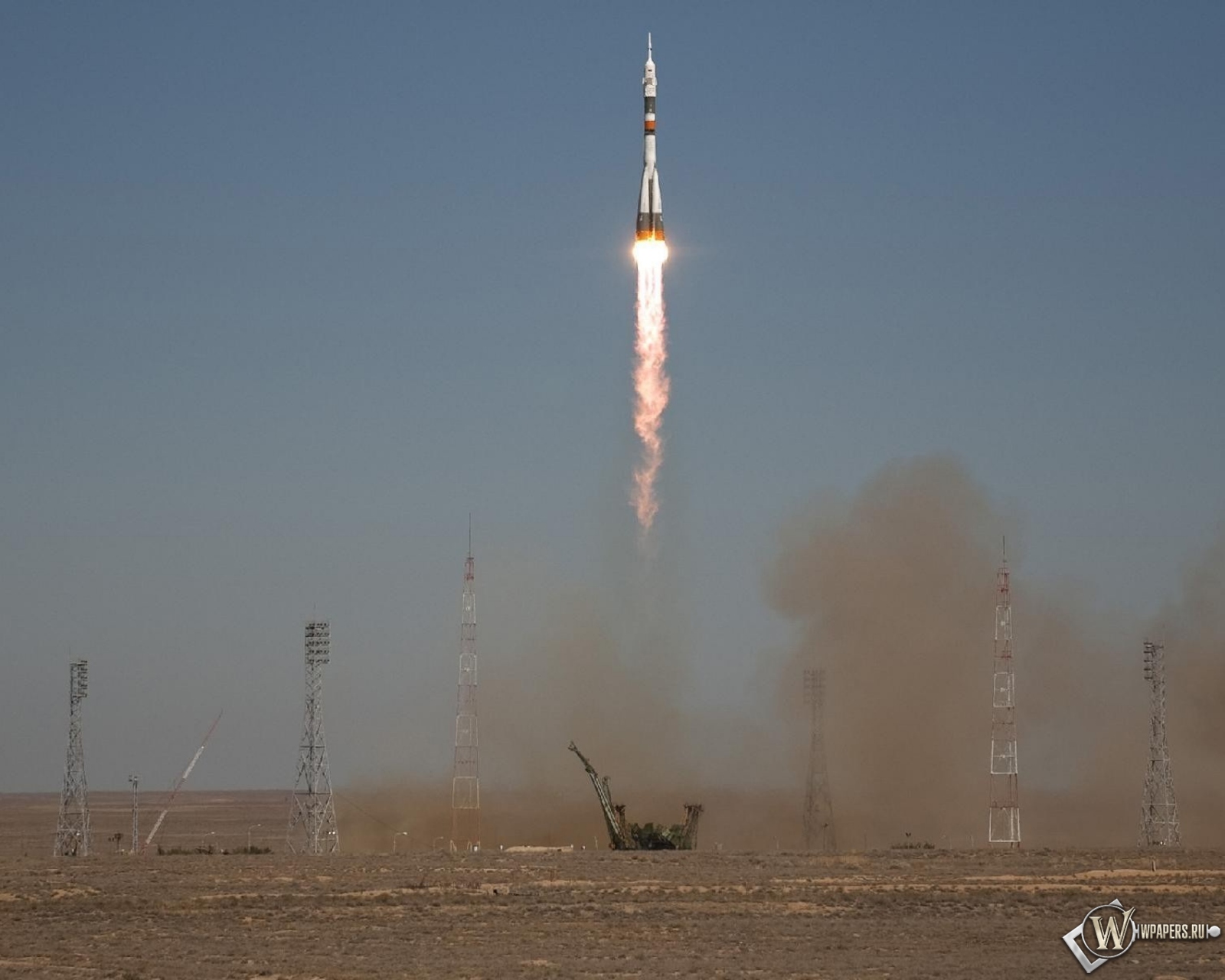 Запуск ракеты Союз ТМА-16 1600x1280