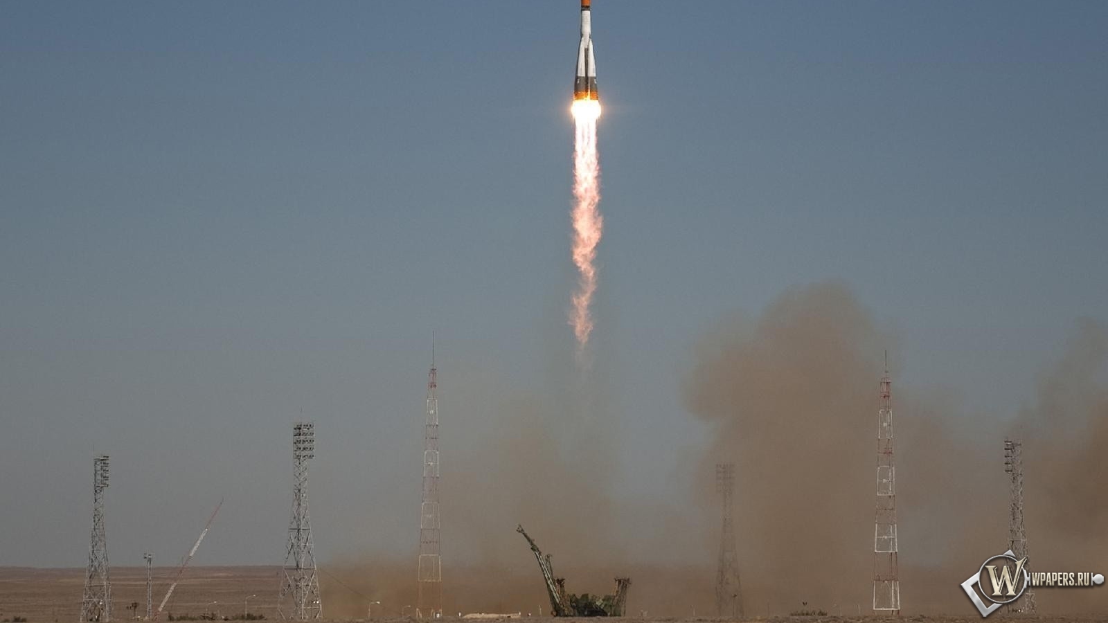 Запуск ракеты Союз ТМА-16 1600x900
