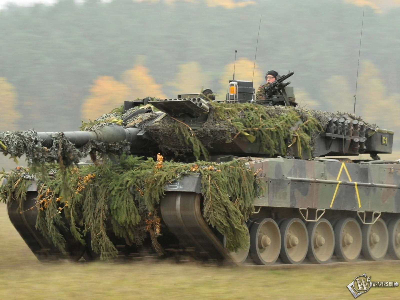 Танк Leopard 2A6  1600x1200