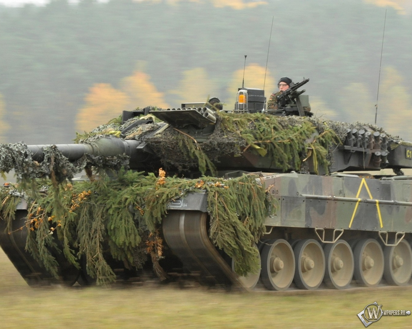 Танк Leopard 2A6  1600x1280