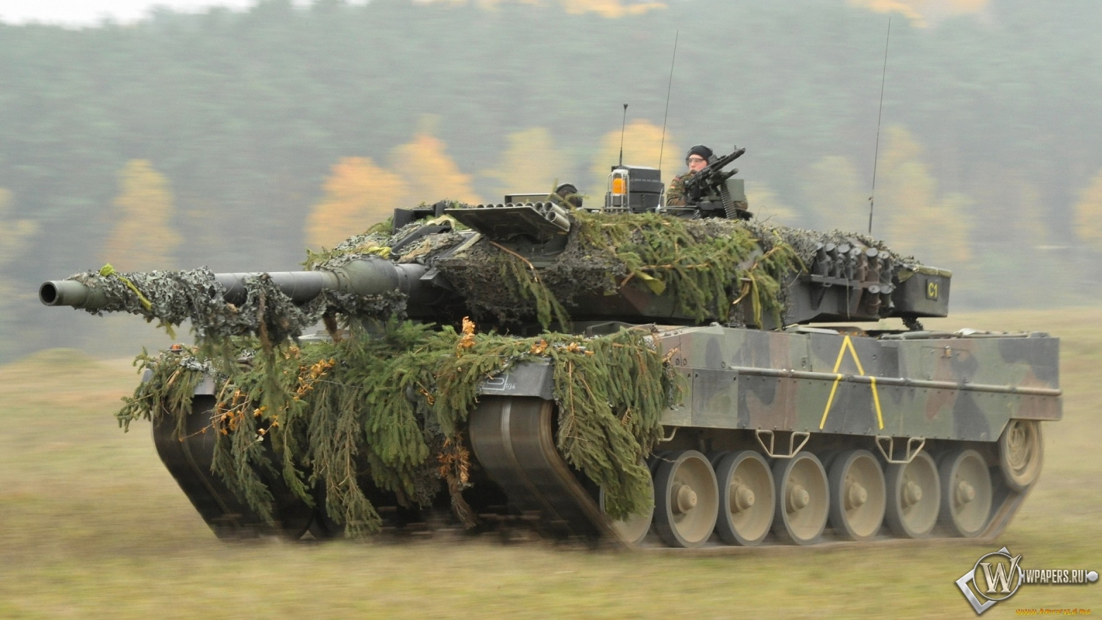 Танк Leopard 2A6  1600x900