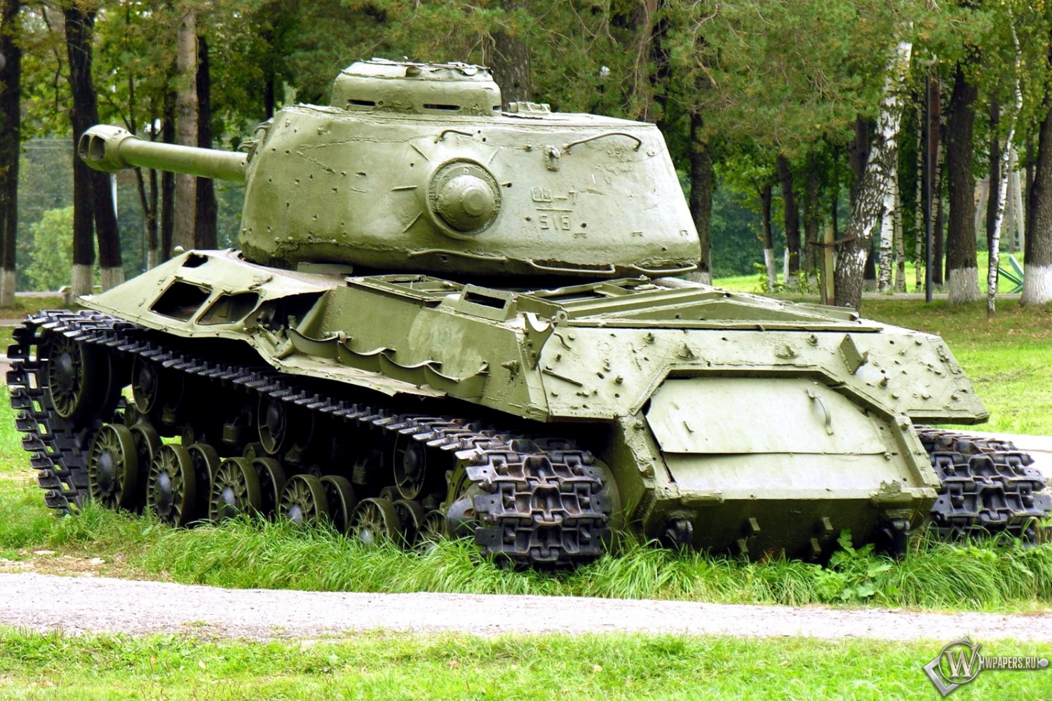 Тяжелый танк ИС-2 1500x1000