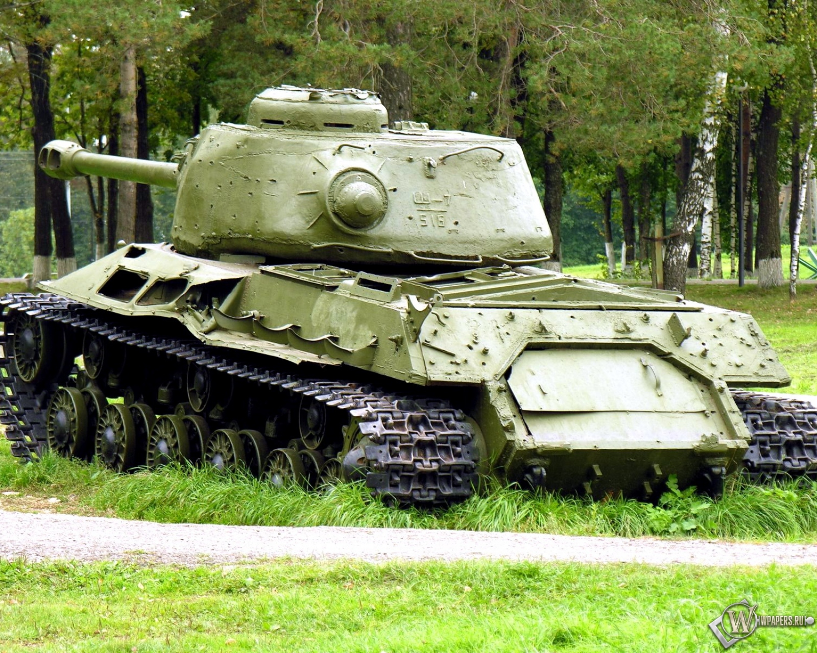 Тяжелый танк ИС-2 1600x1280