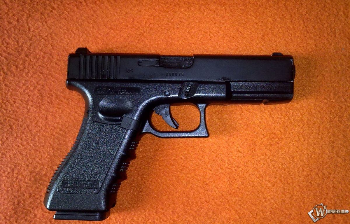 Glock-17 1200x768