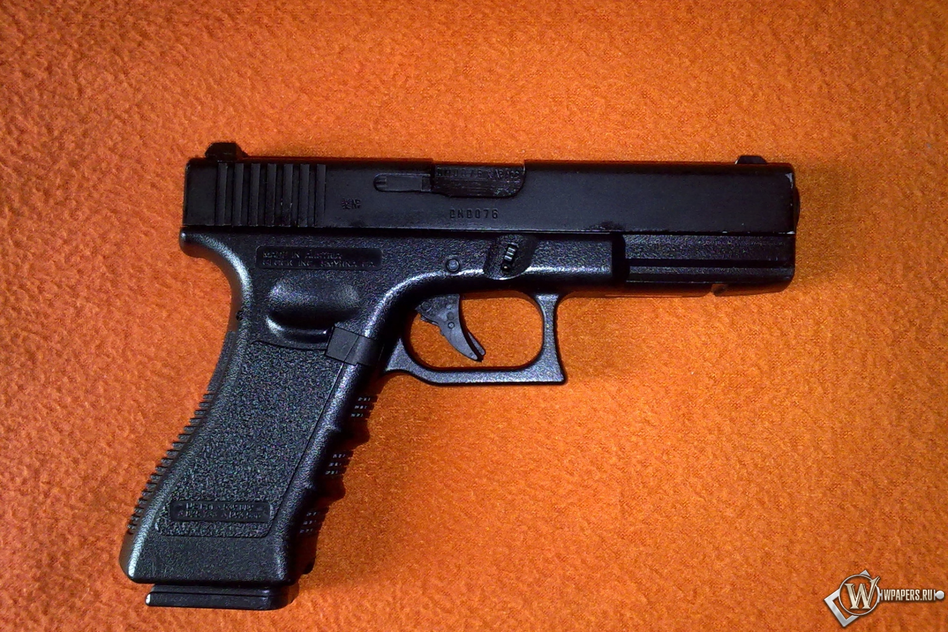 Glock-17 1920x1280