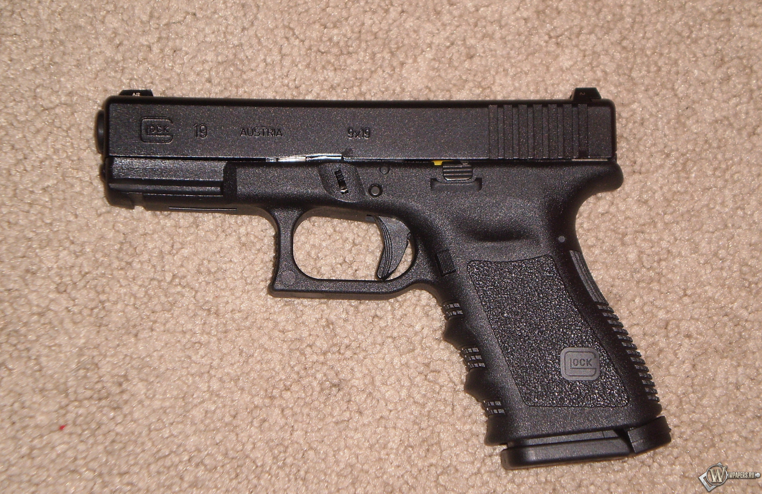 Glock 19 3024x1964