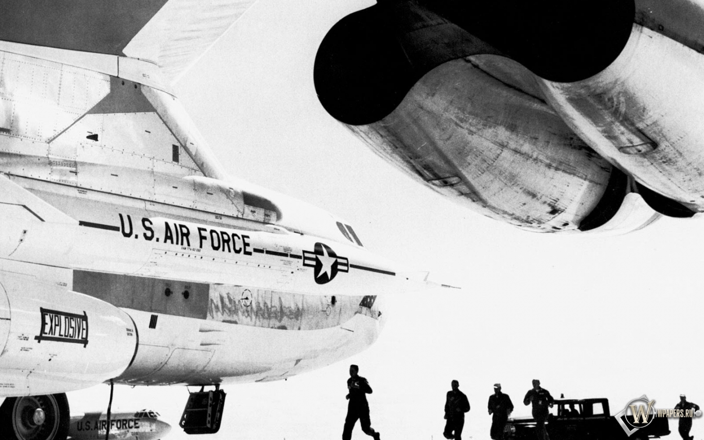 Boeing B-52 Stratofortress 1440x900