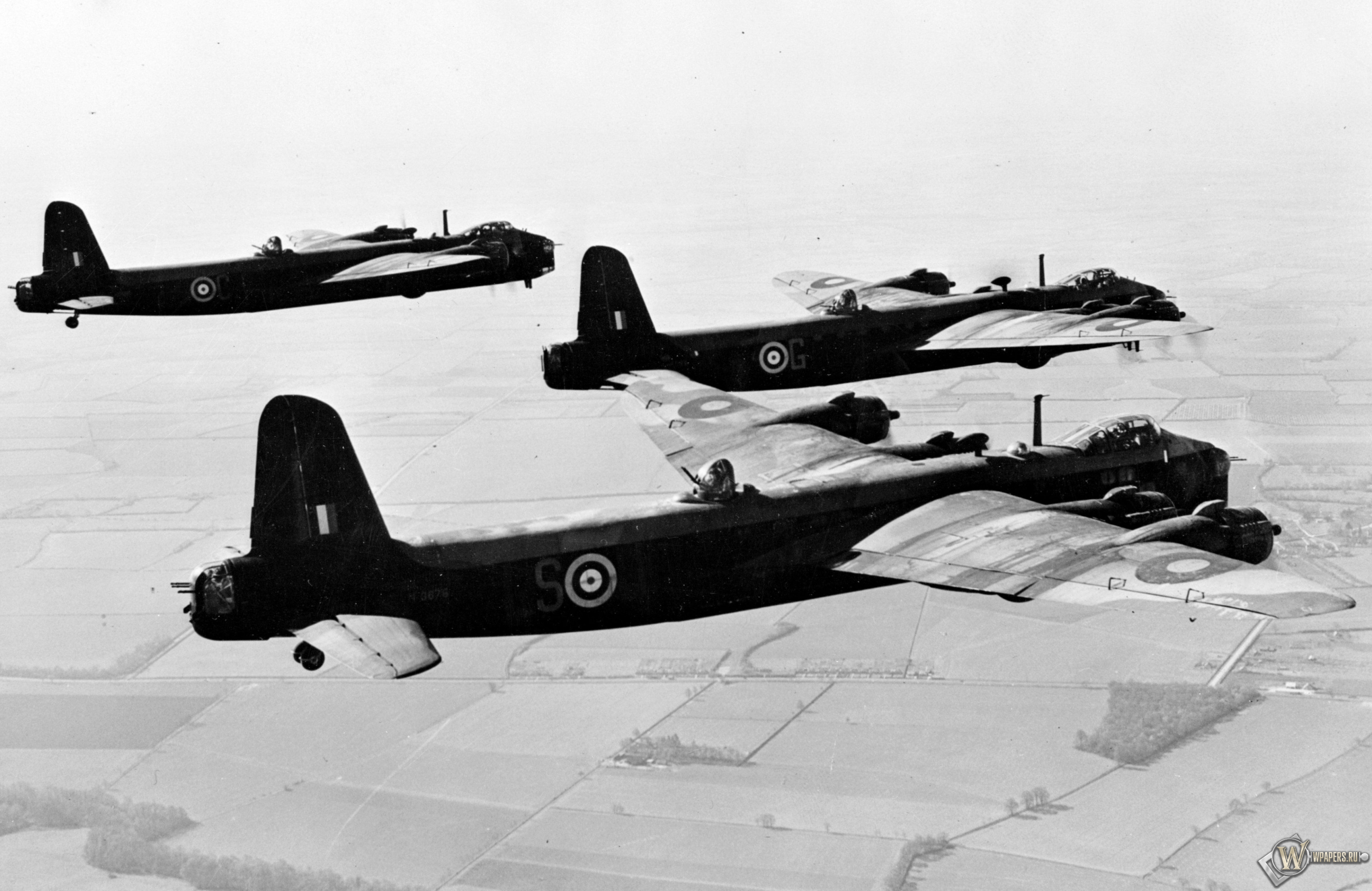 Short Stirling - британский бомбардировщик 3024x1964
