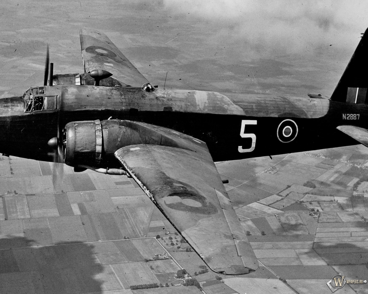 Виккерс Веллингтон - британский двухмоторный бомбардировщик 1280x1024