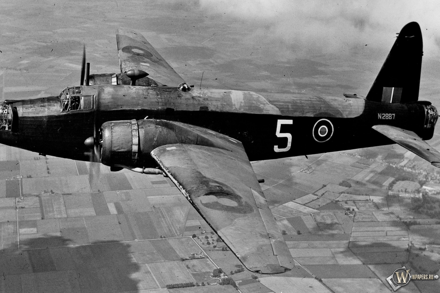 Виккерс Веллингтон - британский двухмоторный бомбардировщик 1500x1000