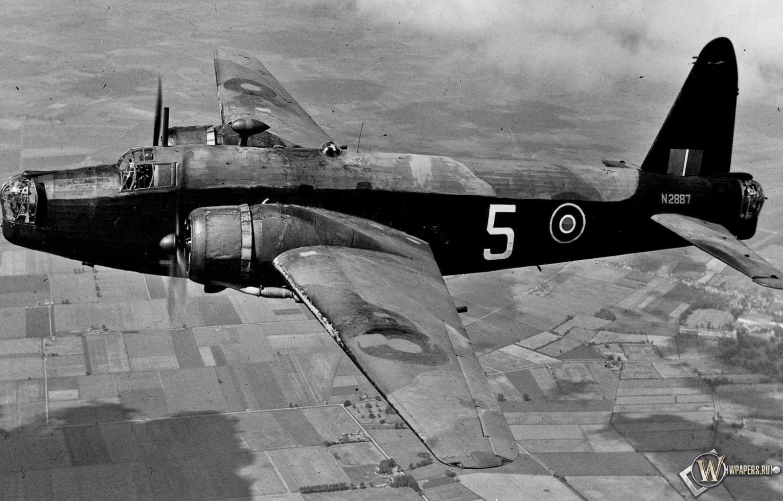 Виккерс Веллингтон - британский двухмоторный бомбардировщик 1600x1024
