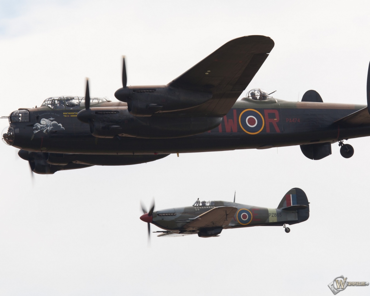 Британский бомбардировщик Avro-Lancaster И Hawker-Hurricane 1280x1024