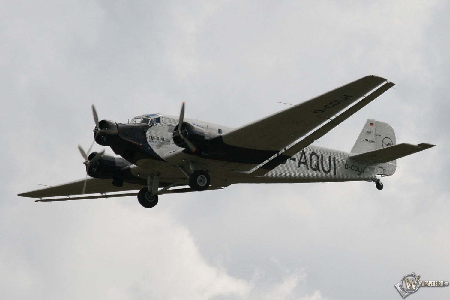 Junkers Ju-52 1500x1000