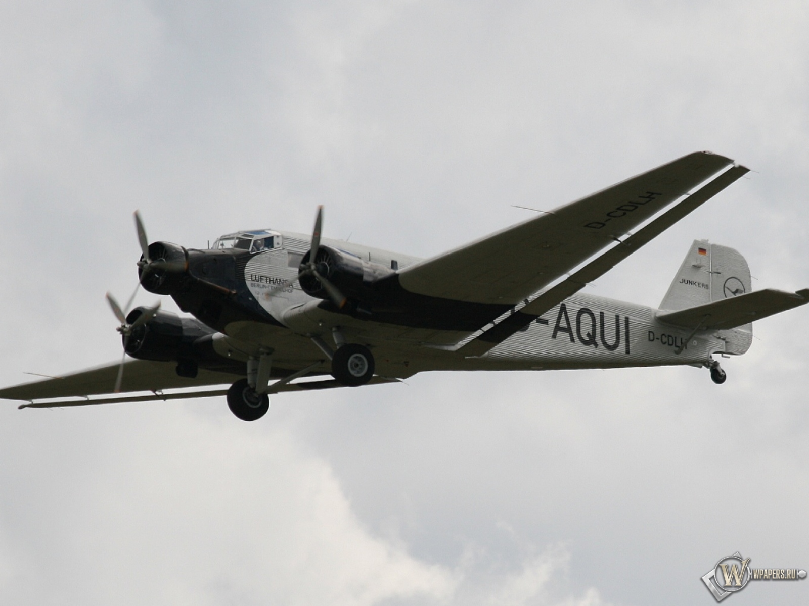 Junkers Ju-52 1600x1200