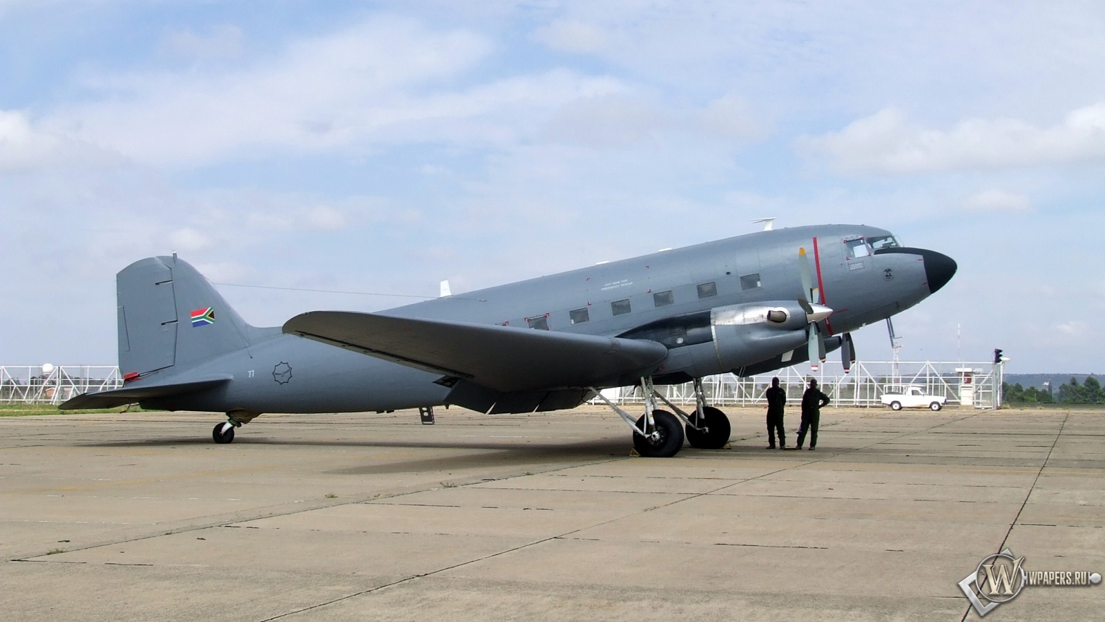 Douglas C-47 1600x900