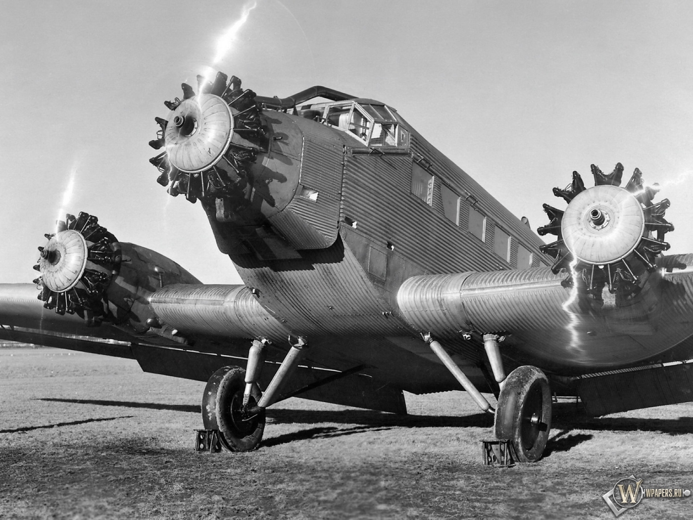 Junkers-Ju-52 1400x1050