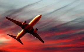 Обои Полет самолета на закате: Закат, Самолёт, Авиация, Самолеты