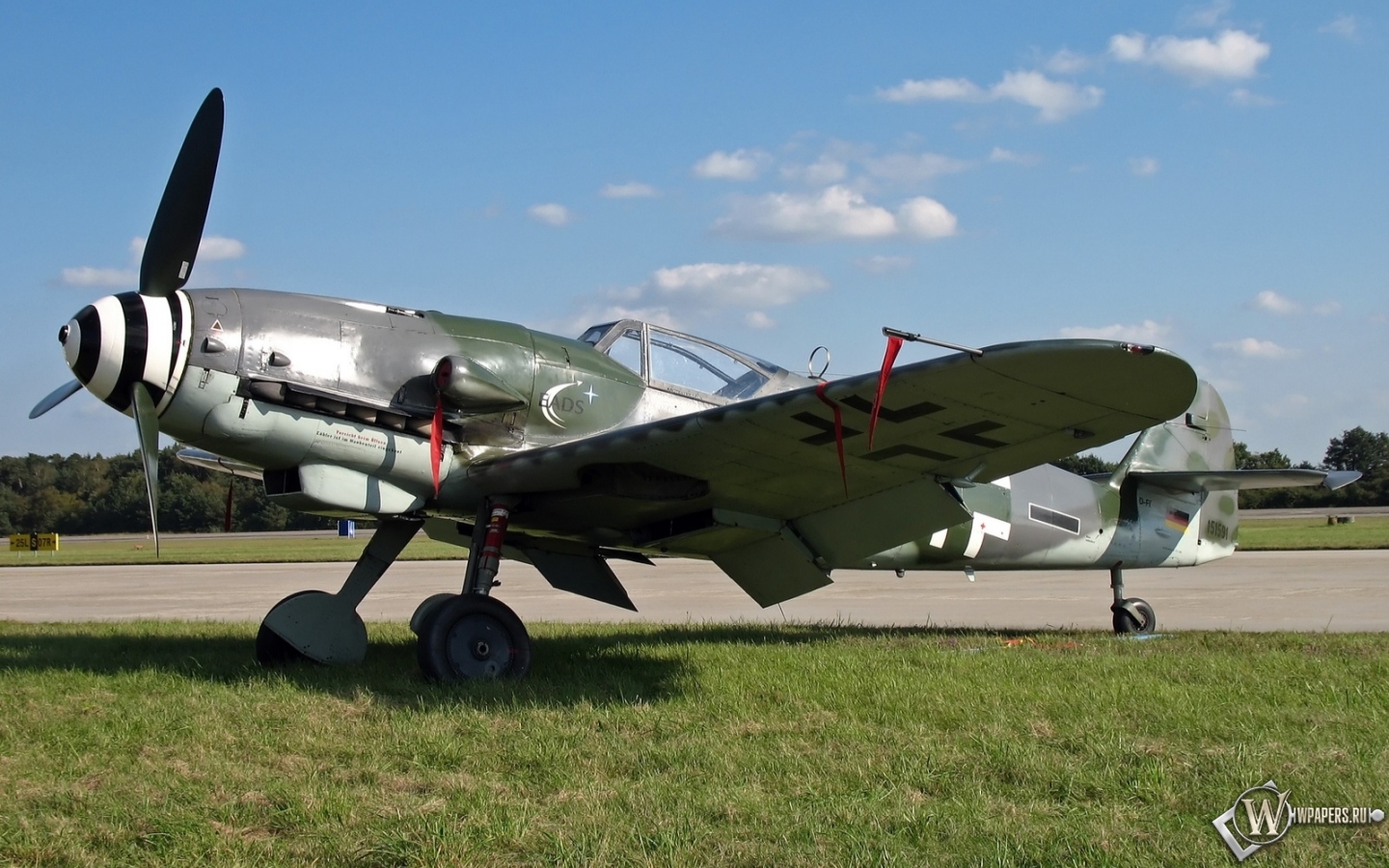 Messerschmitt Bf-109G-10 1440x900