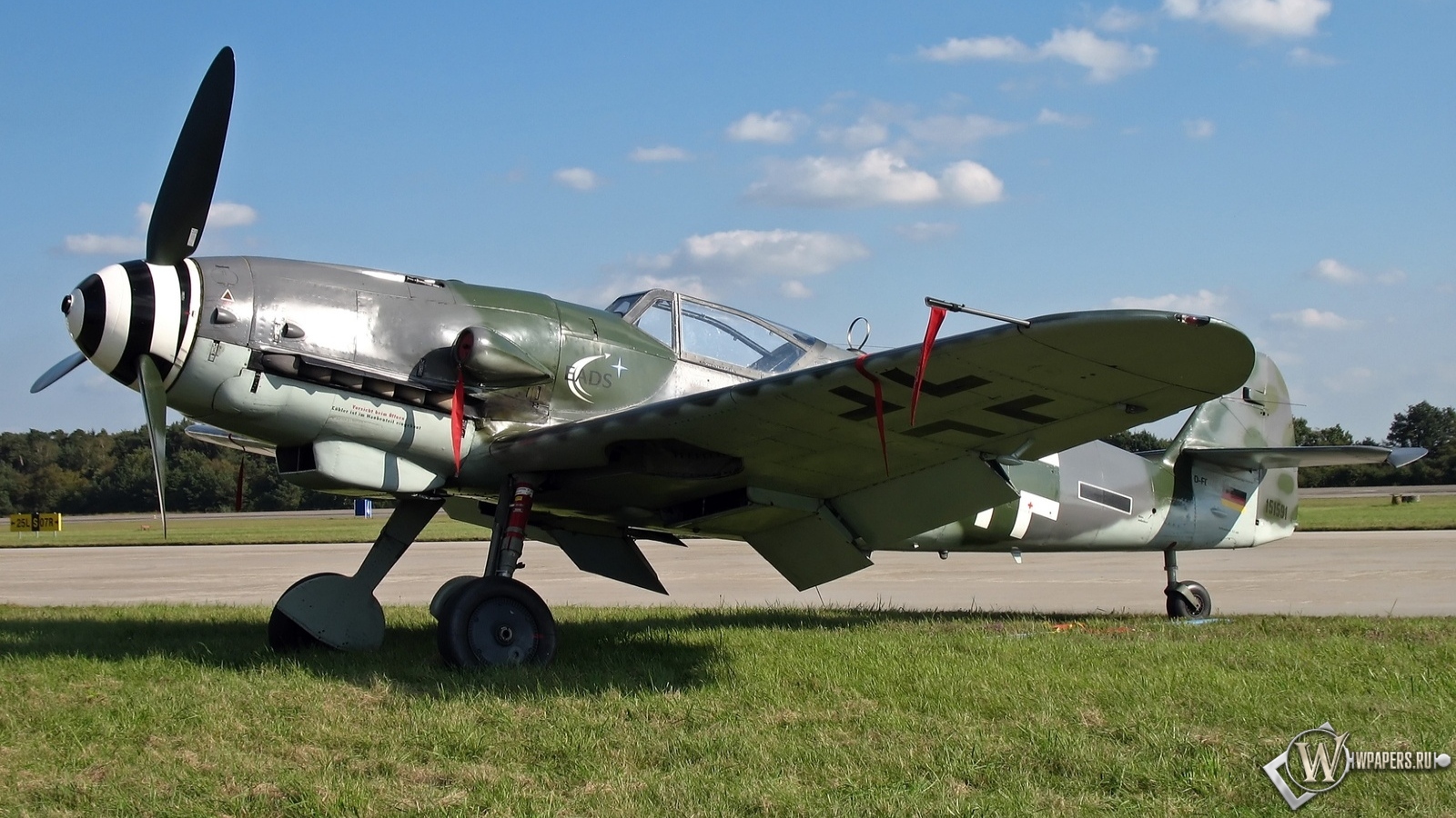 Messerschmitt Bf-109G-10 1600x900