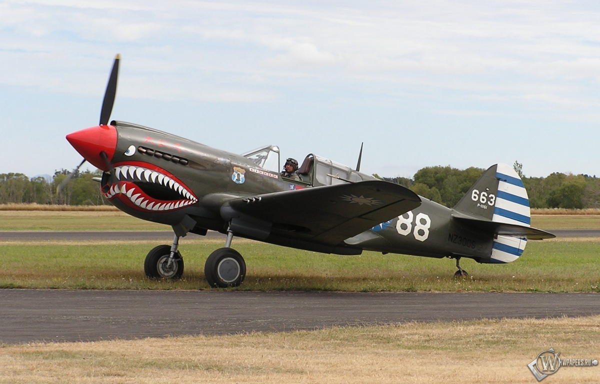 Curtiss P-40 1200x768