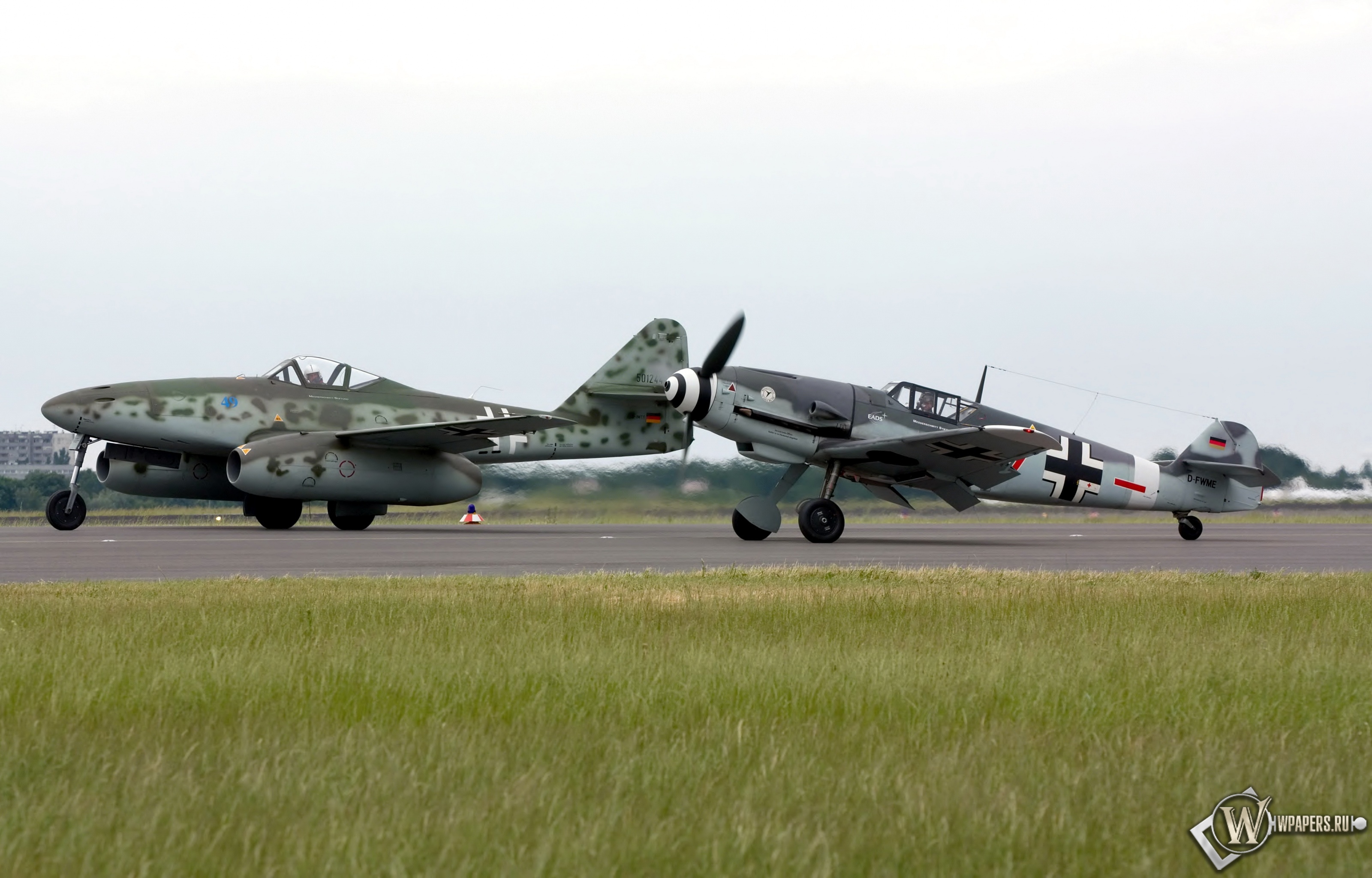 Messerschmitt Me 262 и Bf-109G4 3200x2048
