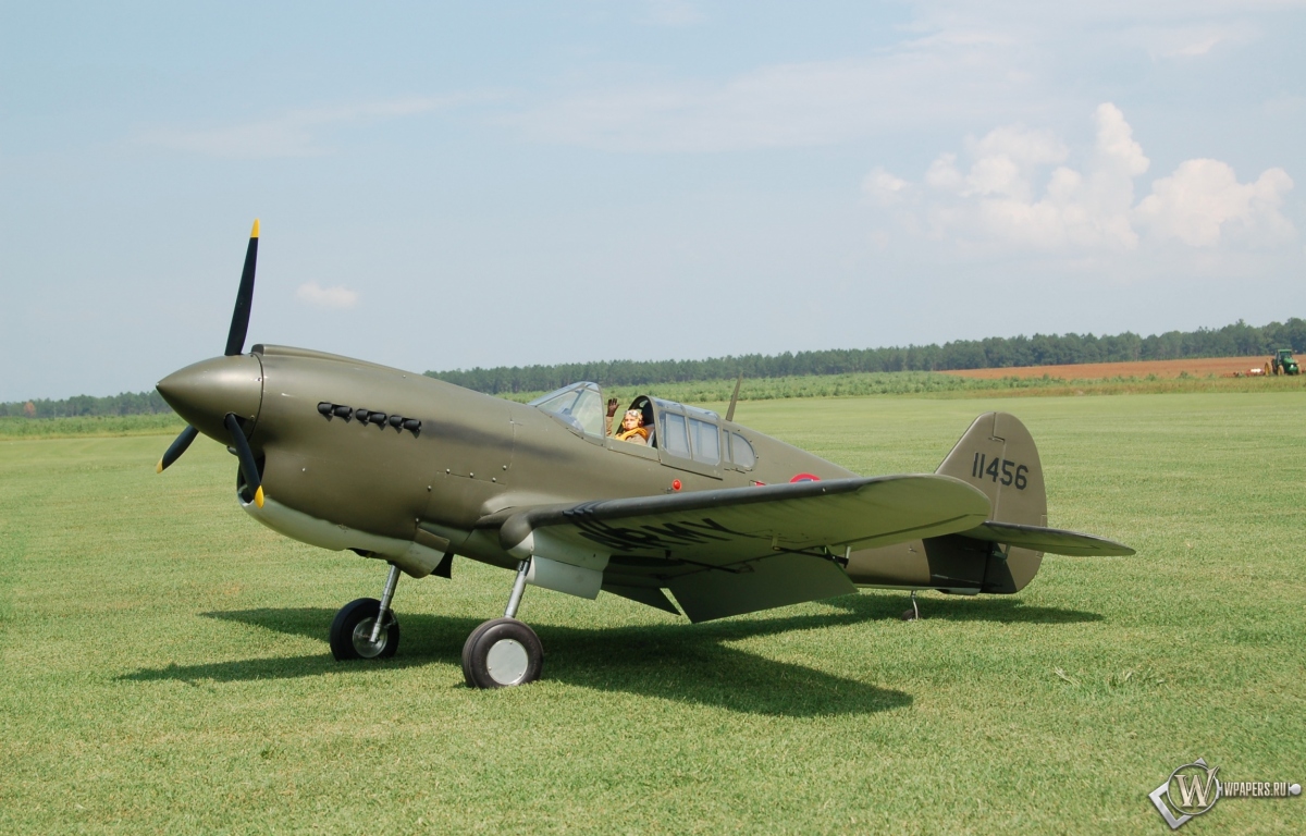 Curtiss P-40 1200x768