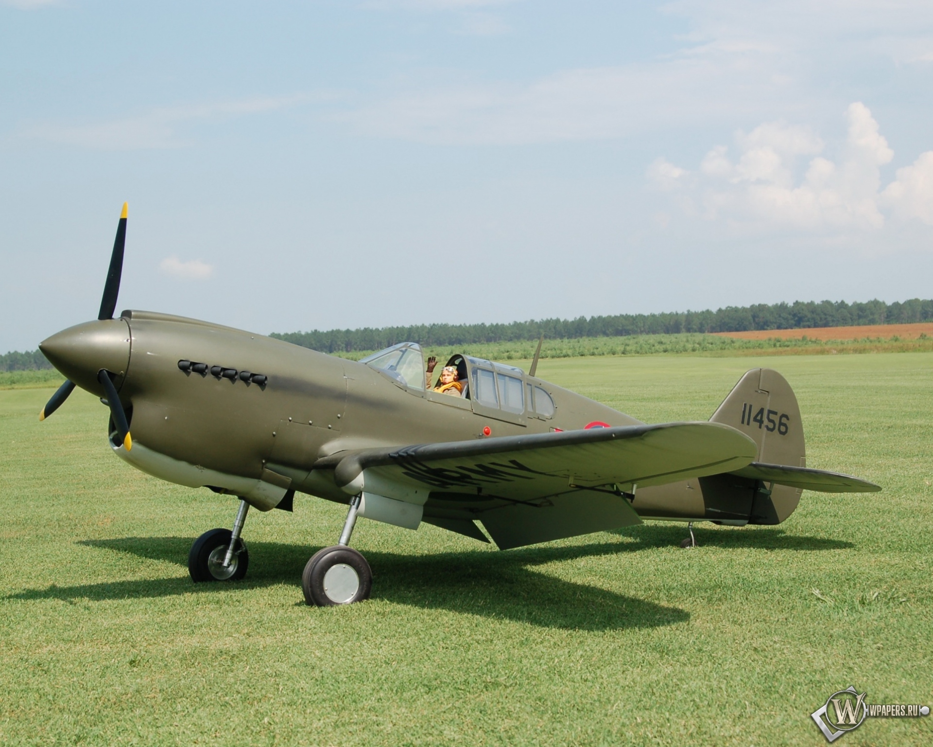 Curtiss P-40 1920x1536