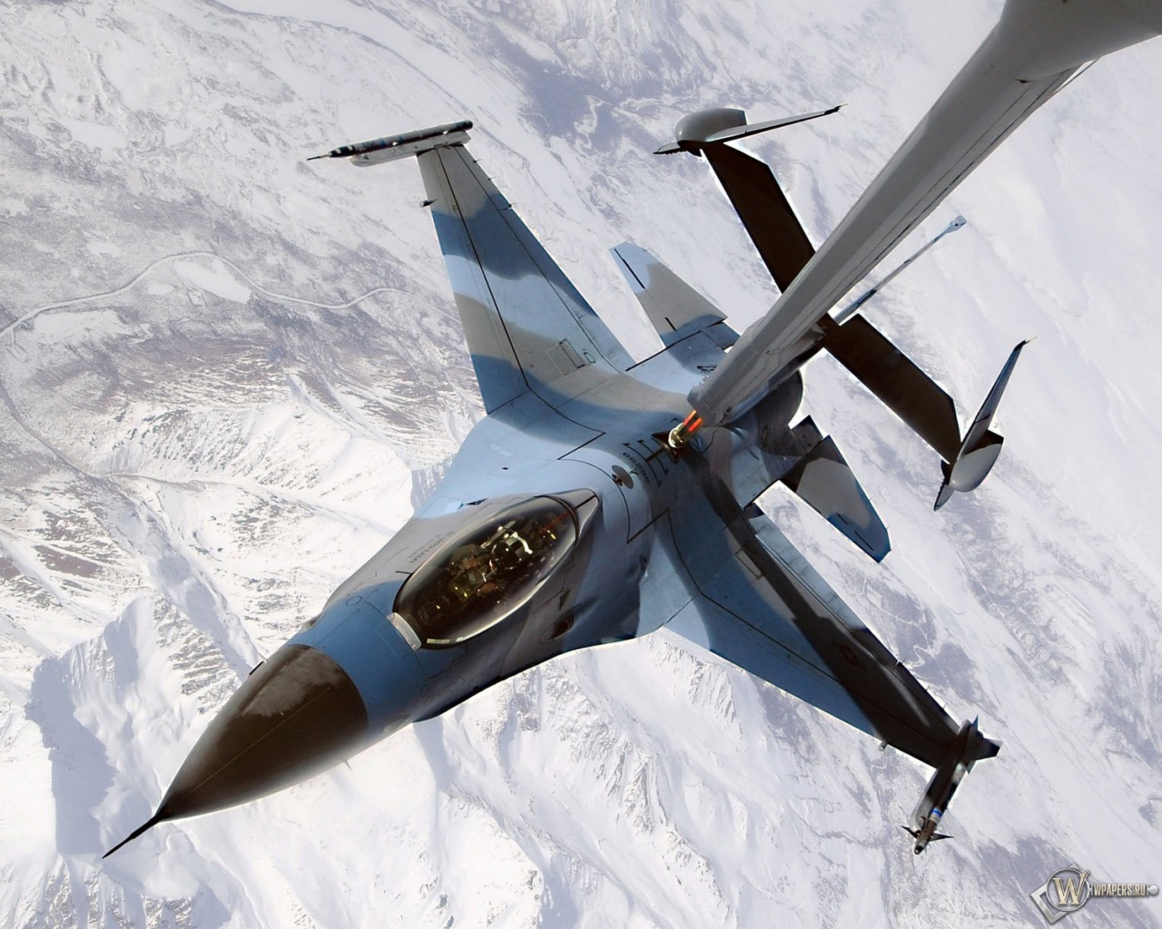 F-16 дозаправка 1280x1024