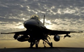Обои F-16 Fighting Falcon: Закат, Истребитель, Бомбы, F-16, Истребители