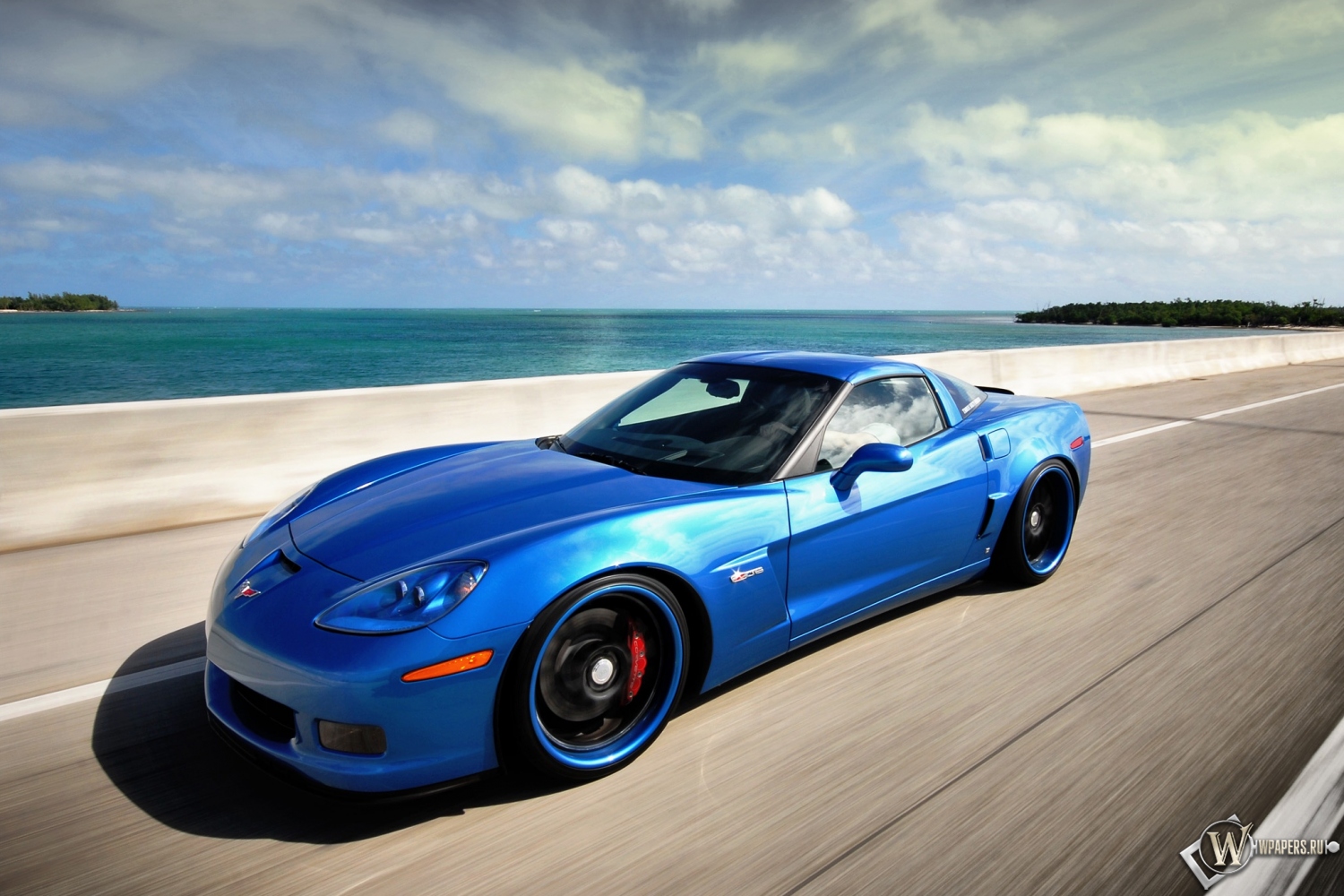 Синий Corvette 1500x1000