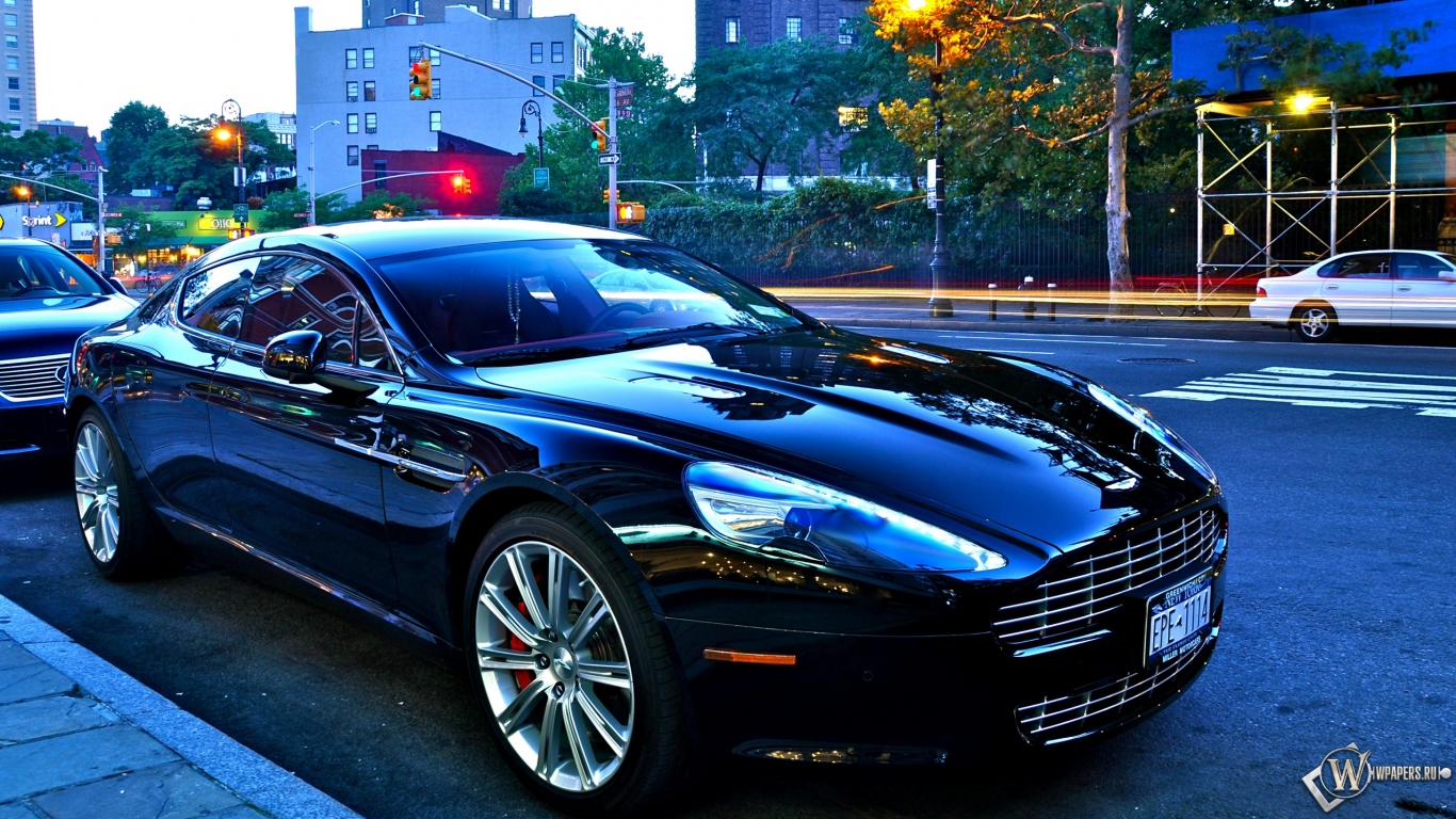 Aston Martin 1366x768